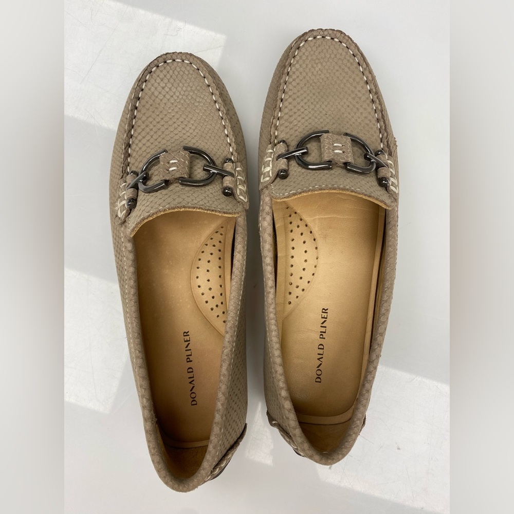 Donald J. Pliner Women's Beige Loafers with Brushed Black Accents